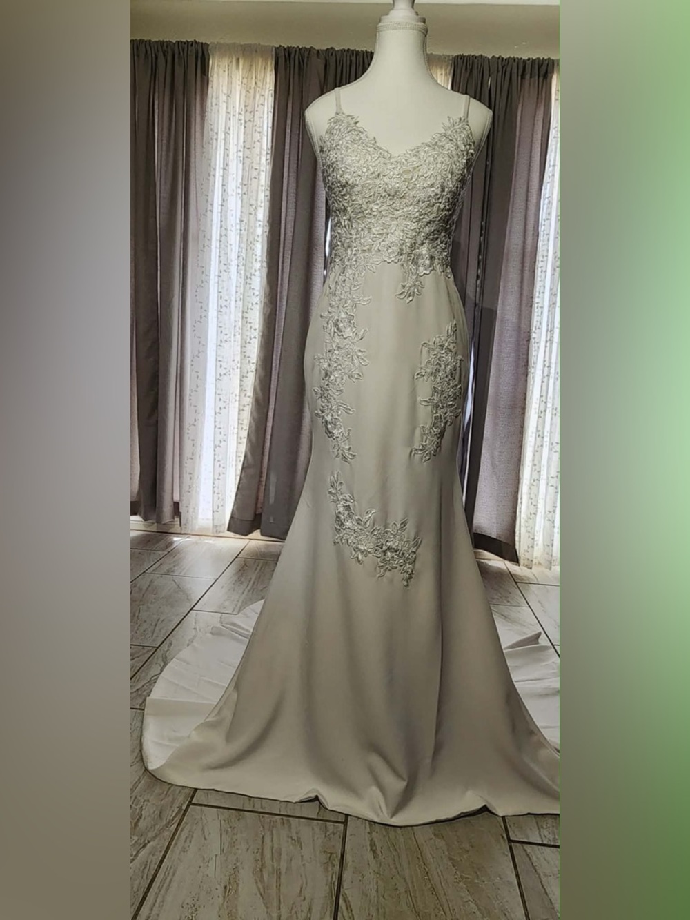 Hebeos Ivory Lace-Appliqué Spaghetti Strap Wedding Gown